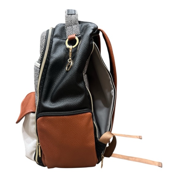 Itzy Ritzy Boss Large Capacity Functional Backpack Diaper Bag Coffee Cream main image 8